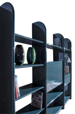 Mobilt bibliotek med dubbel avskiljare för kontor och vardagsrum