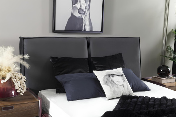 Loft sovrumsmöbelset med säng, garderob, nattduksbord och byrå med 5 lådor