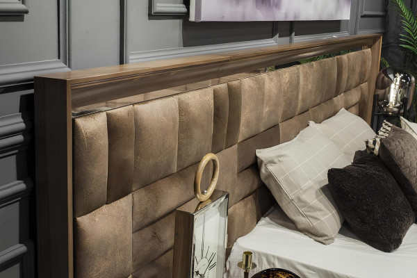 Möbelset för hotell i brunt med 4 delar