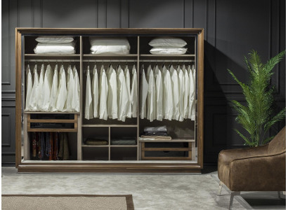 Lyxigt skåp, 277 cm, 6 dörrar och stort förvaringsutrymme