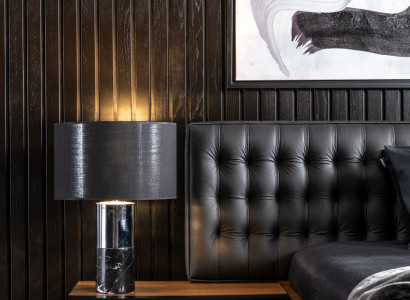 Svarta och bruna sängbord