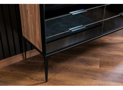 Praktisk svart byrå med 139 cm förvaringsutrymme