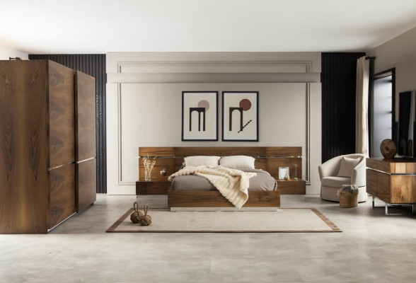 Idealiskt sovrumsmöbelset bestående av en garderob, nattduksbord och en säng i 4 delar