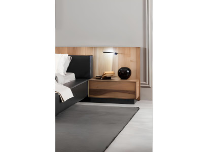 Set av modern och lyxigt sovrumsmöbler i brunt