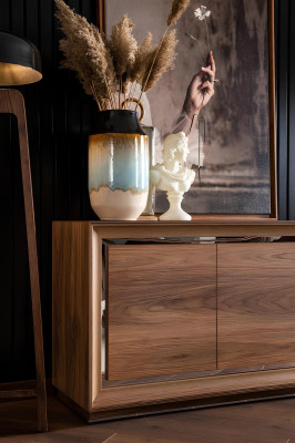 Brun träskåp 218 cm