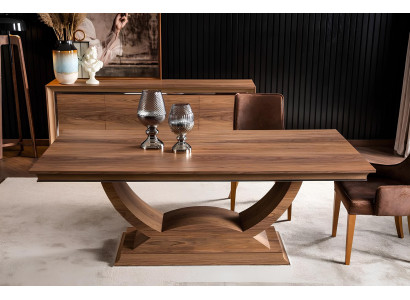 Brun trä matbord med 4 stolar