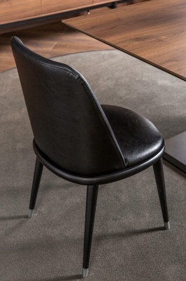 Lyxig svart läderstol, mjuka stolar, designmöbler för vardagsrum och kök