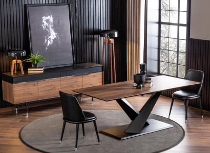 Matgrupp med bord och 4 stolar