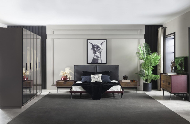 Ideell sovrumsinredningsset, inklusive garderob, nattduksbord och säng i 4 delar.