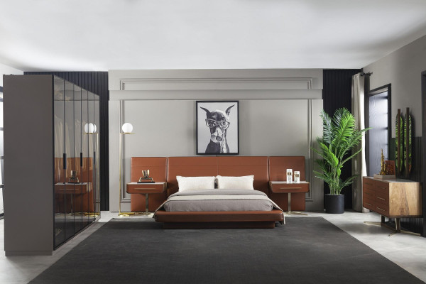 Modern lyxig sängram i brunt