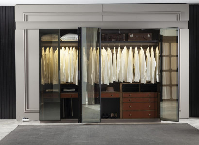 Skåp med genomskinliga dörrar