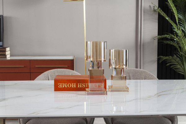 Lyxigt italienskt matbord med 4 stolar