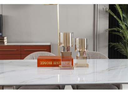 Lyxigt italienskt matbord med 4 stolar