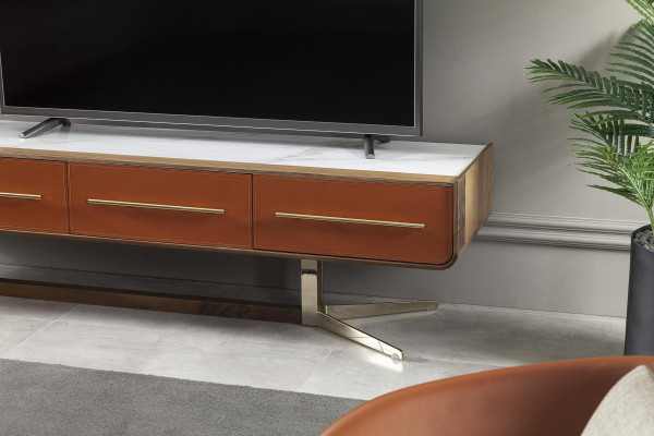 Multifunktionell hylla i orange stål