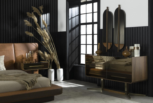 Modern kommod med spegel