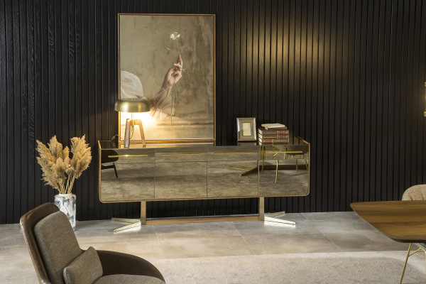 Set med 6 stolar och bord