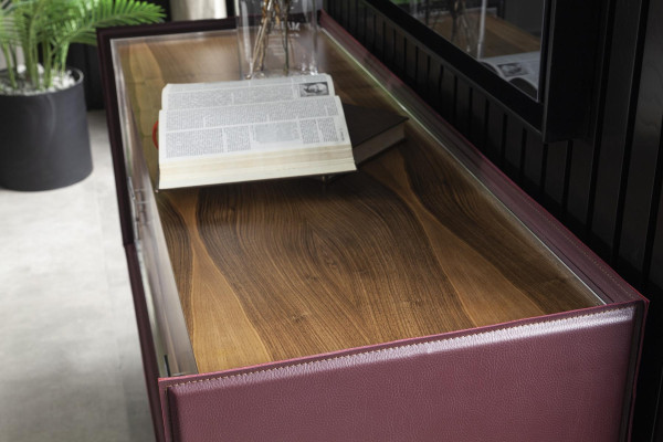 Skåp Violet med skjutdörrar på 141 cm