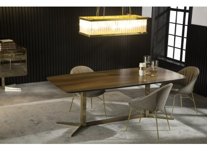 Stol i grått tyg med gyllene ben