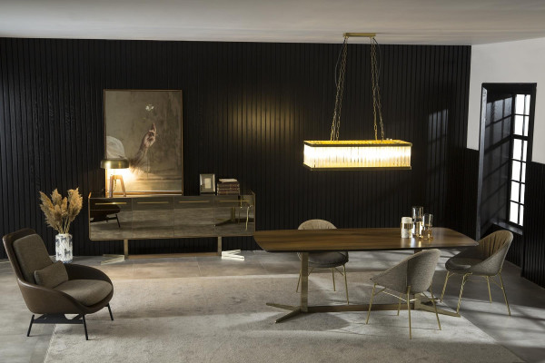 Lyxigt matbord med metallben