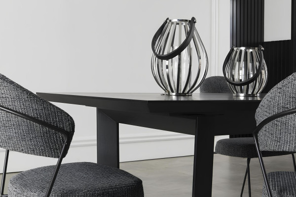 Möbelset Mustan med skåp, stolar och bord