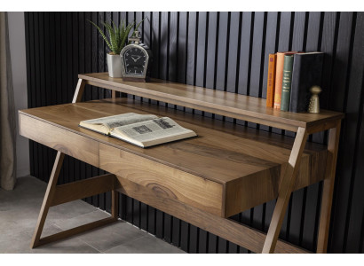 Lyxig konsol med bekväm förvaringsutrymme