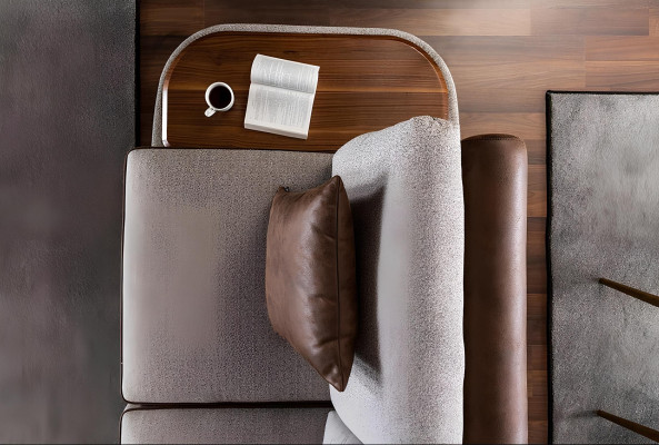 Grå tygsoffa för 3 personer med 3-delat bord