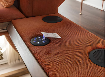 Soffa med tre platser i blå-orange tyg