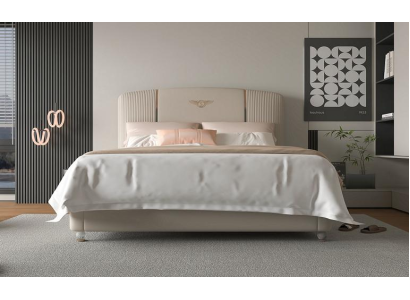 Säng luxos i beige med modern stoppad huvudgavel