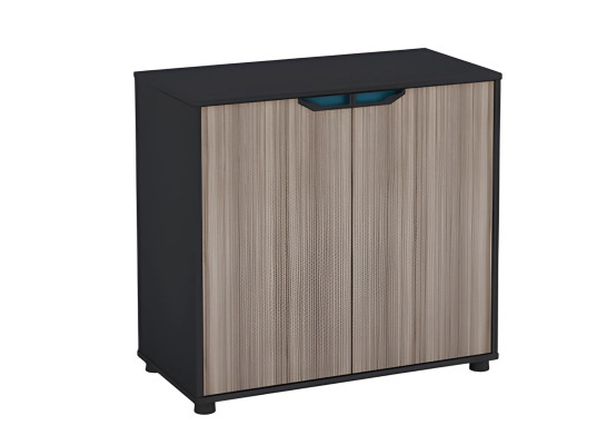 Brun och svart trämöbel