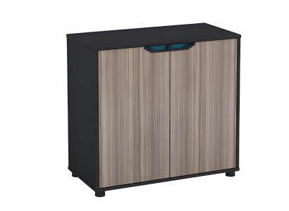 Brun och svart trämöbel