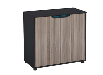 Brun och svart trämöbel