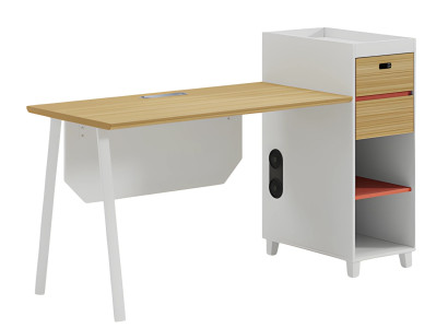 Modern skrivbord med förvaring och hyllor