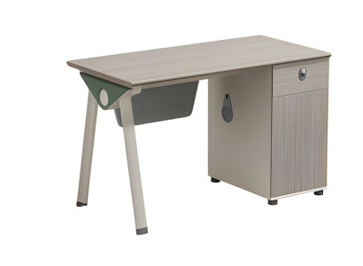 Beige skrivbord med träutseende och modern förvaring för kontor och hem