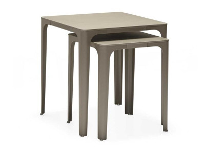 Modern elegant beige träbord