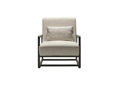 Modern fåtölj i tyg med trästruktur