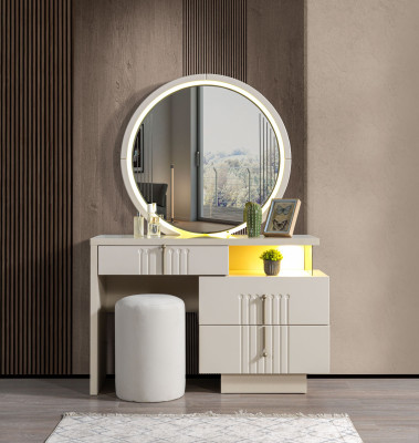 Elegant sminkbord med spegel