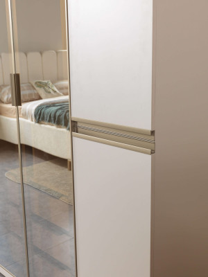 Modern hörnskåp med stort mönster