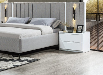 Modern vit nattduksbord