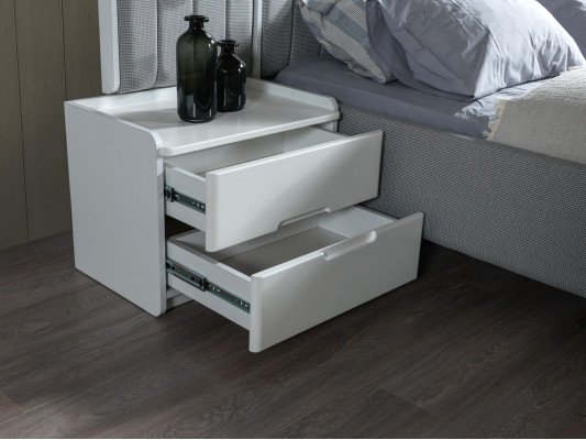 Modern vit nattduksbord