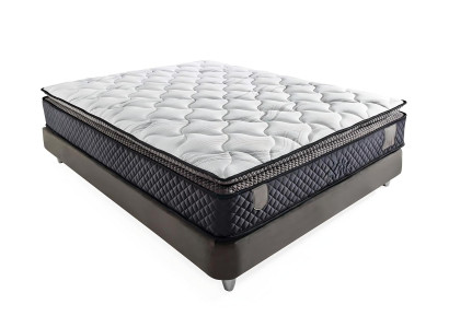 Modern grå sängset med madrass