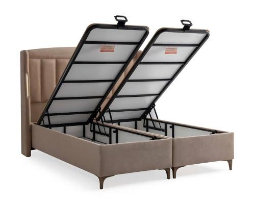 Elegant säng i trä med tyg- och trämatta