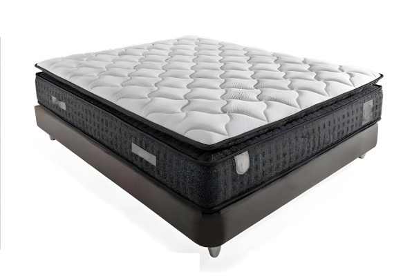 Säng elegant i tyg och trä med madrass