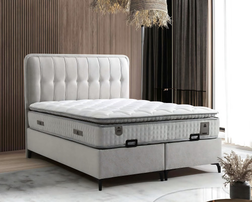 Modern säng med madrass