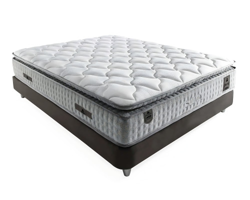 Modern säng med madrass