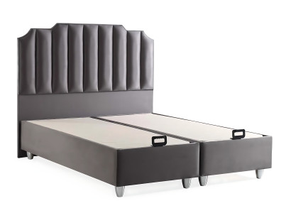 Säng elegant i tyg och trä med madrass