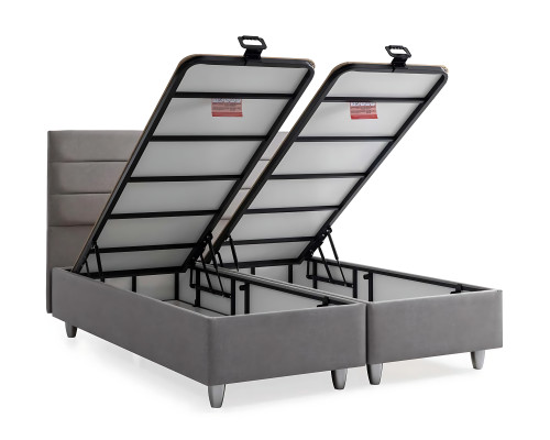 Säng elegant i tyg och trä med madrass