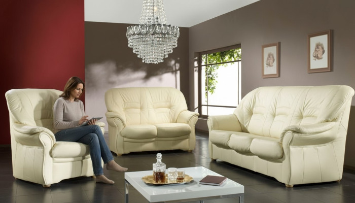 Klassische Wohnzimmer Garnitur 3+1+1 100% Vollleder Couch Sitz Deko Sofa