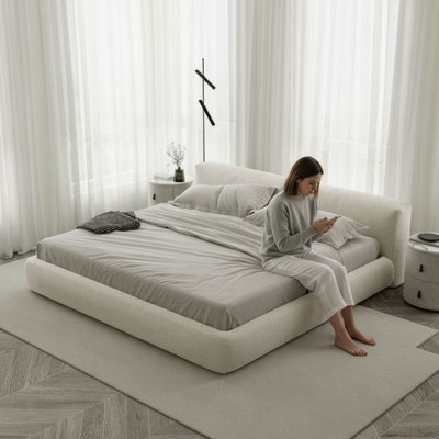 Elegant grå sängram med modern design