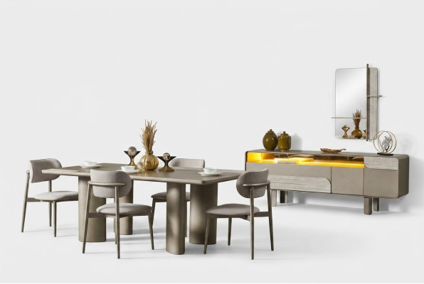 Elegant set av beige matbord med stolar och konsol