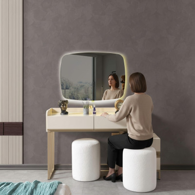 Modern spegelbord